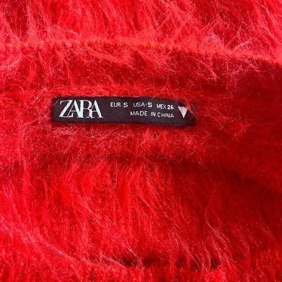 Zara red eyelash fuzzy open back long sleeve sweater small NWOT - Picture 4 of 4
